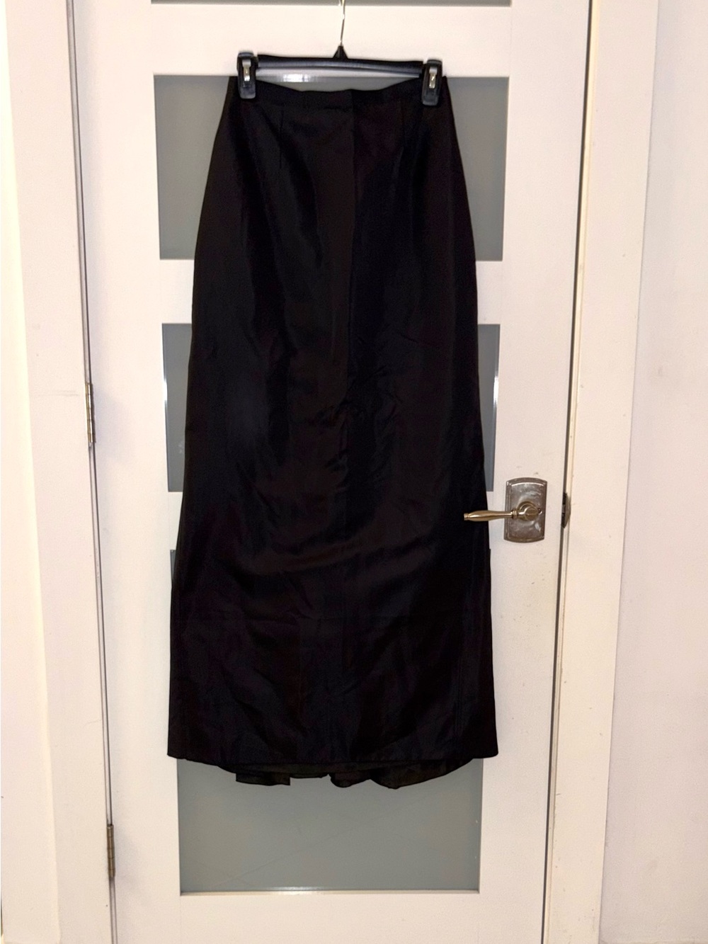 Black Maxi Skirt with Streamlined Silhouette